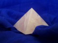 /album/las-gemas/piramide-cuarzo-rosa-jpg1/